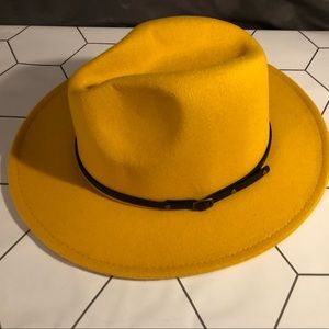 Cute GoldenYellow women’s Panama hat!